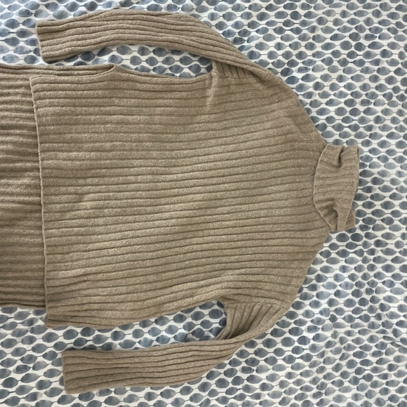 Nili Lotan Nasıra Ribbed Turtleneck Sweater - Picture 4 of 4